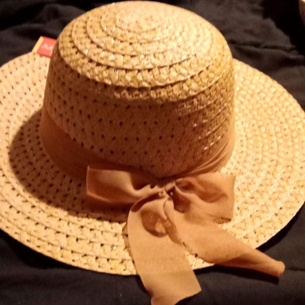 Ladies straw hat